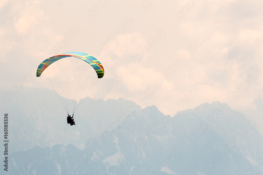 Paragleiter - Gleitschirmfliegen Paragleiter - Gleitschirmfliegen