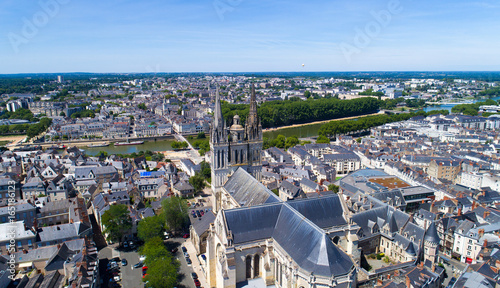 Vue aérienne sur la cathédrale Saint Maurice d'Angers, Maine et Loire, France