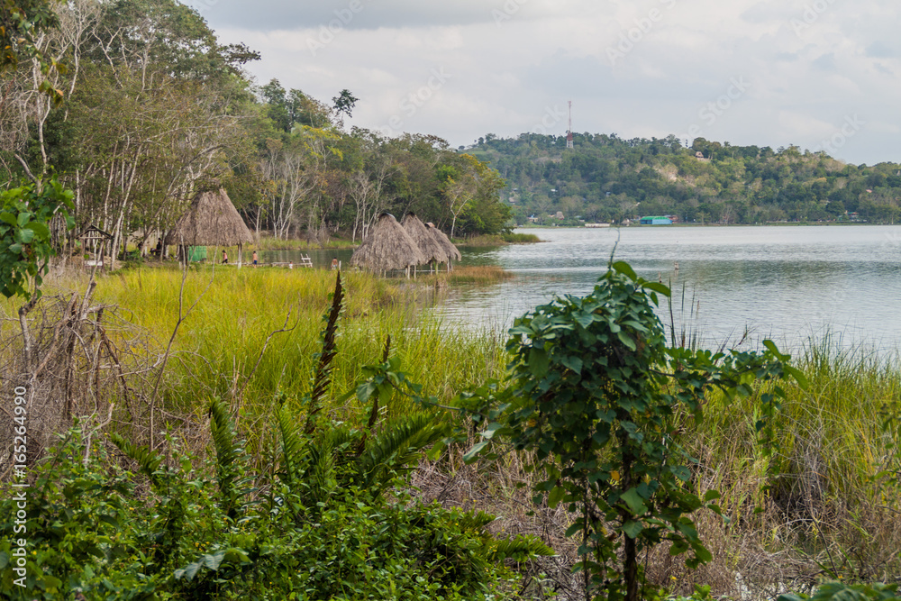 Fototapeta premium Huts at Peten Itza lake, Guatemala