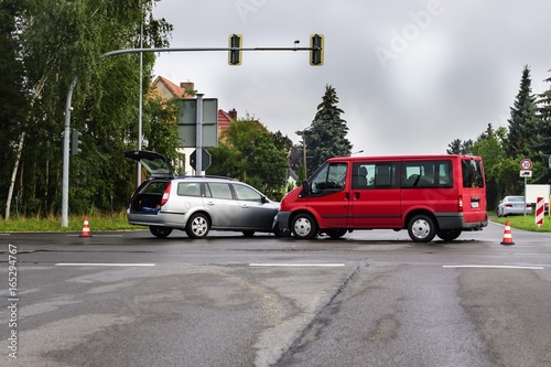 Unfall auf einer Strassenkreuzung 