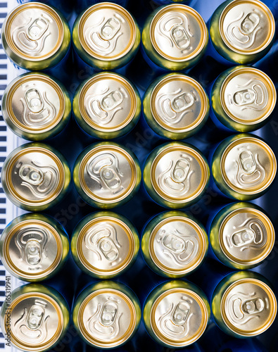 Aluminum drink cans, top view image
