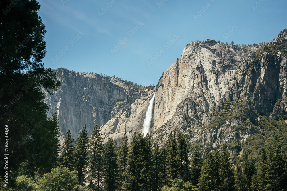 Rocks and waterfalls of the Yosemite Valley