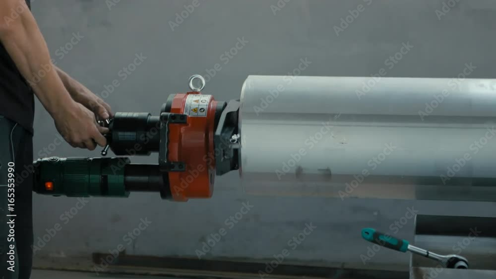 metal pipe cutting using power saw blade metal pipe cutting using power saw blade
