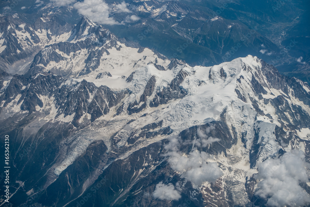 Fototapeta premium Flug über das Mont Blanc Massiv