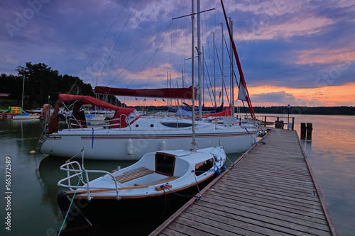 Fototapeta Naklejka Na Ścianę i Meble -  Mazury-świt na jeziorze