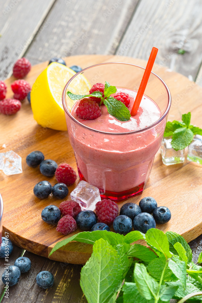 Berry Smoothie with Mint, Blueberry and Raspberry Berry Smoothie with Mint, Blueberry and Raspberry