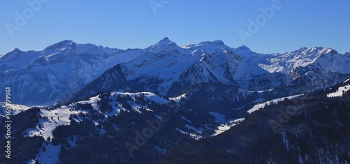 Hohe Wispile, Oldenhorn and other snow covered mountains near Gstaad. © u.perreten