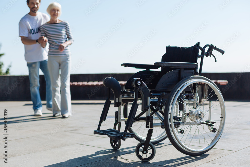 Obraz premium Mądra zmotywowana dama czująca wsparcie