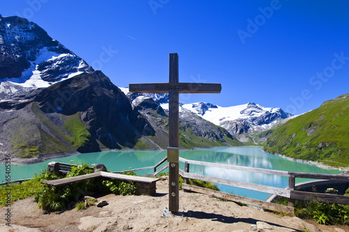 Auf der Höhenburg mit Blick auf den Stausee photo