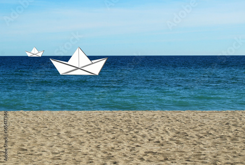 Barcos de papel  mar  papiroflexia  paisaje  playa  verano