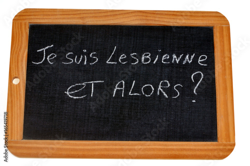 Wallpaper Mural Ardoise sur laquelle est écrit je suis lesbienne et alors Torontodigital.ca