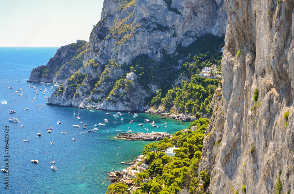 wspaniały pejzaż klifów na wyspie capri, włochy
 - obrazy, fototapety, plakaty 
