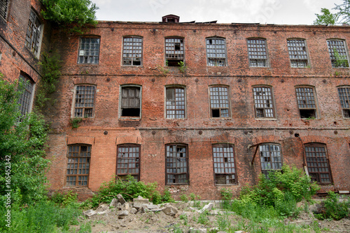 Wallpaper Mural A destroying fabric factory built in the late 19th century. The city of Ivanovo, central Russia.	 Torontodigital.ca