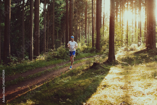 Trailrunning im Wald des Erzgebirges, Deutschland photo