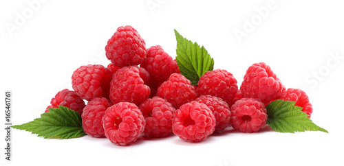 Fototapeta ripe raspberries isolated on white background close up