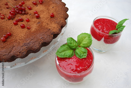 Fototapeta Yoghurt dessert with red currant