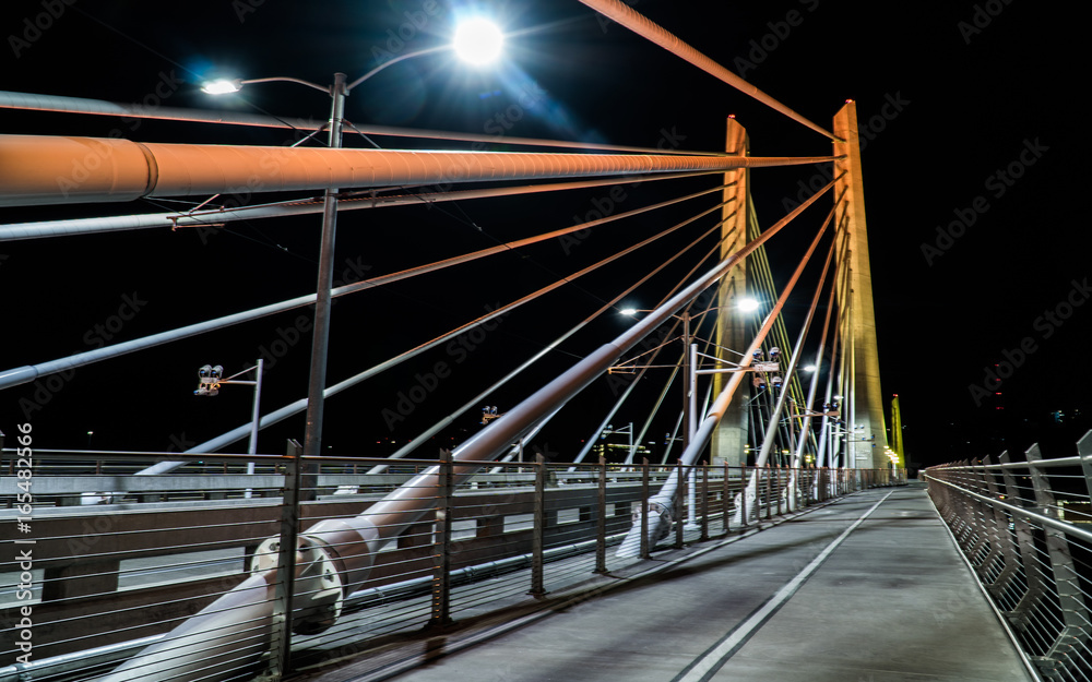Naklejka premium Tilikum Crossing at night in portland OR