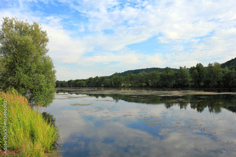 Neue Donau im oberen Abschnitt aufgenommen im Juli 2017