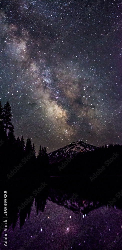 Naklejka premium Milky Way over Mountain 3