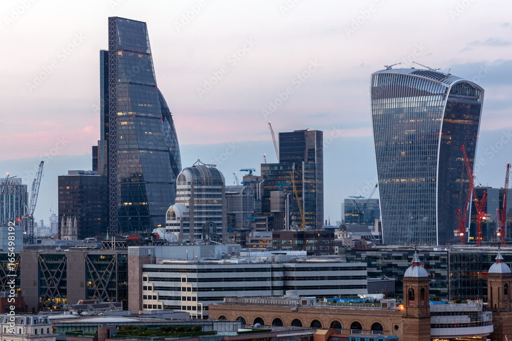 Naklejka premium Niesamowita panorama zachodu słońca z Tate modern Gallery do Londynu, Anglii, Wielkiej Brytanii