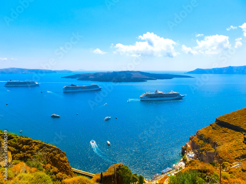 Fototapeta Naklejka Na Ścianę i Meble -  Santorini, Greece - The beautiful view of marina