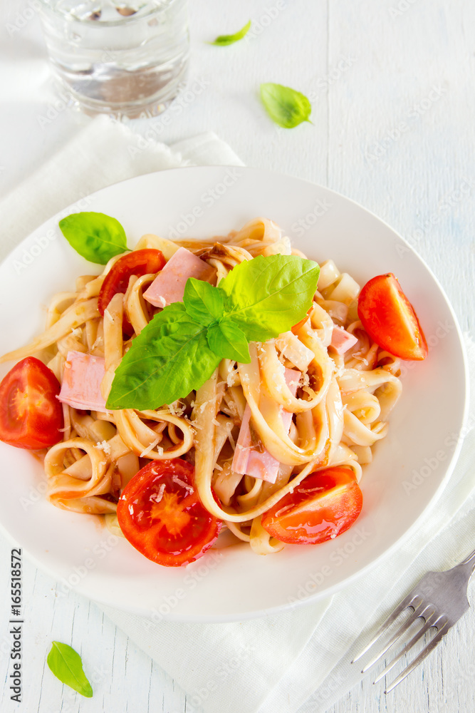 Tagliatelle pasta with ham