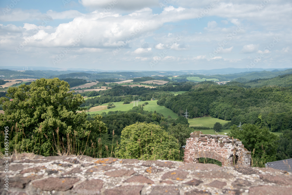 Blick von der Burgruine Hohenstein in das südliche Harzvorland - Konrad von Sangerhausen erbaute die Burg um das Jahr 1200 