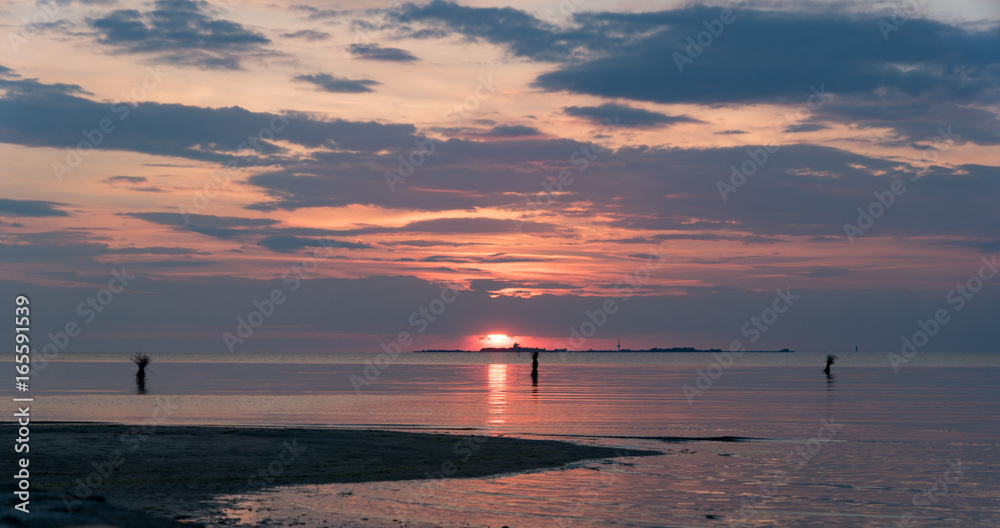Sonnenuntergang an der Nordsee bei Cuxhaven