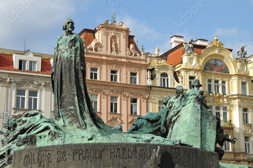 jan hus standbild in prag denkmal statue photo