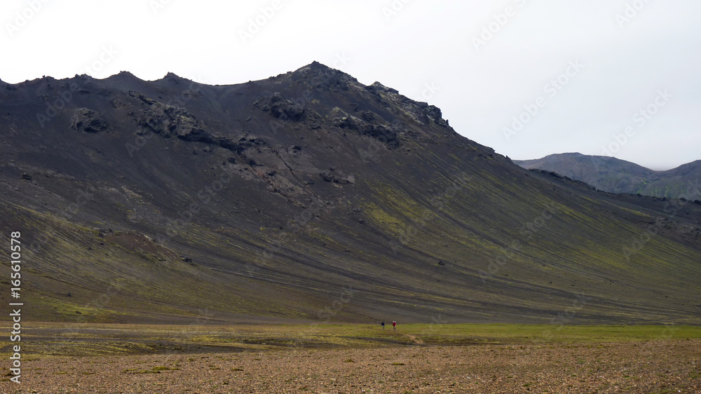 typische endlos weite und karge Landschaft in Island