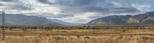 A contrast of plains and mountains spread the Free State, © Patrick
