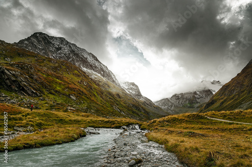 Alpeiner Tal bei der Franz-Senn-Hütte, Österreich photo