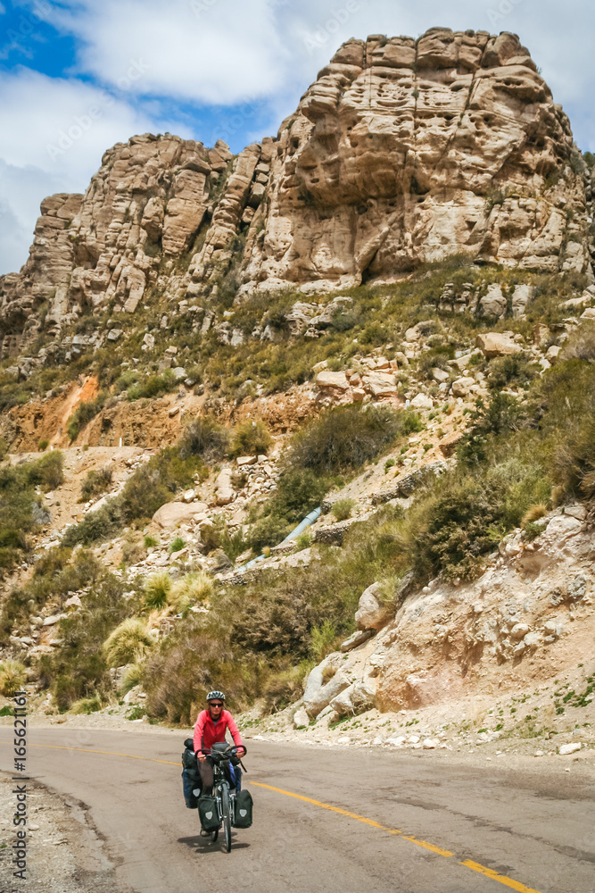Fototapeta premium Woman cycling on the famous Ruta Quarenta