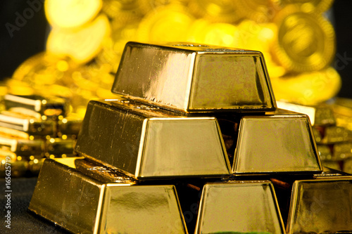 大量の金
