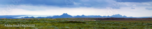 typisch hügelige Landschaft in Island