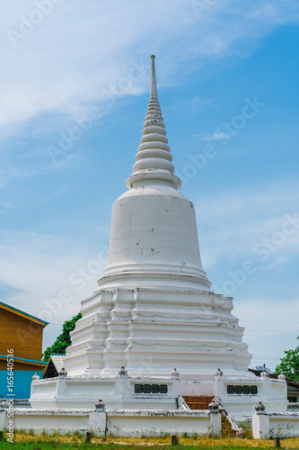 The white pagoda is in the sky.