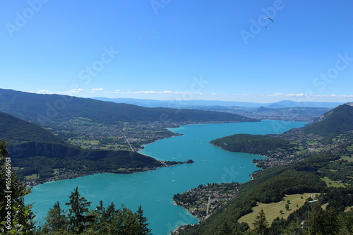 Le lac d'Annecy vu depuis le col de la Forclaz