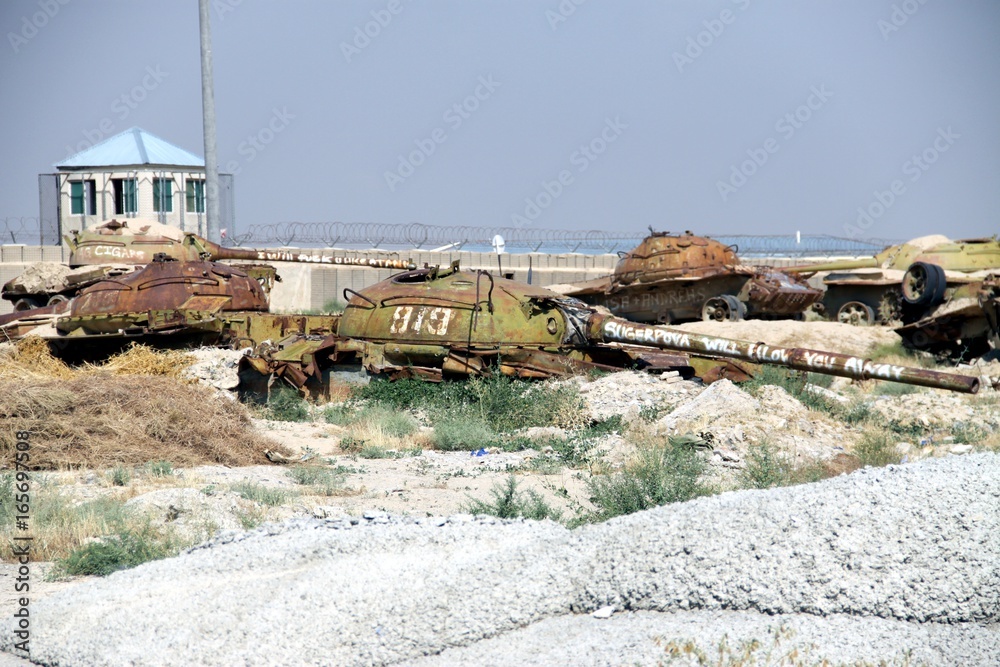 Fototapeta premium Old Tank Wracks in Kabul - Afghanistan 
