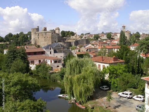 Clisson, ville médiévale à l'art italien de Loire-Atlantique photo