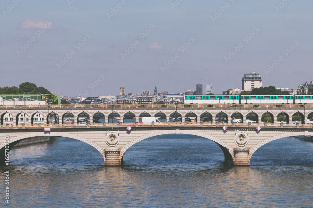Pont de Bercy, 12ᵉ et 13ᵉ arrondissement, Paris, île-de-france, France