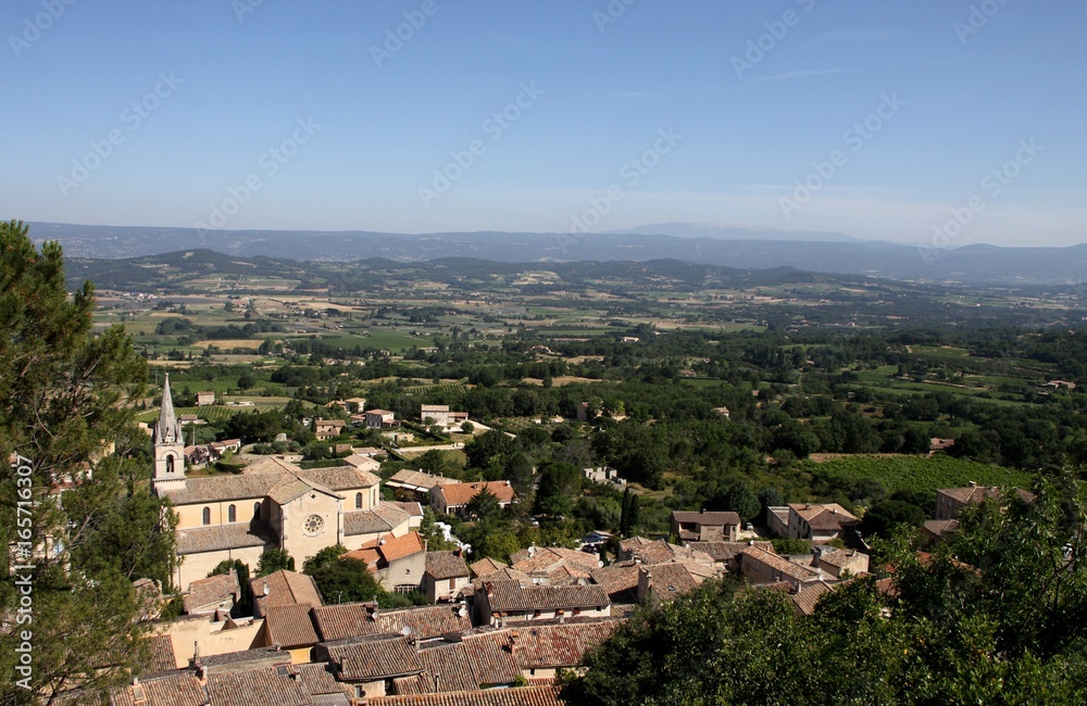 le village de Bonnieux en Provence dans le Vaucluse