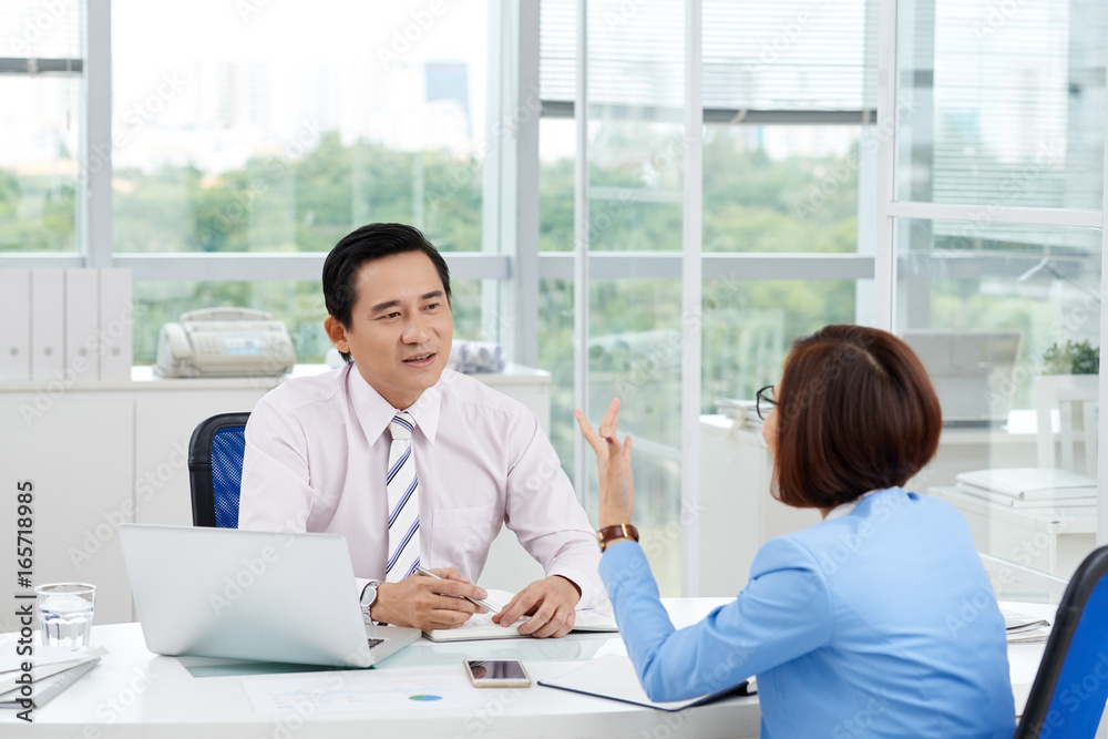 Business discussion Business discussion