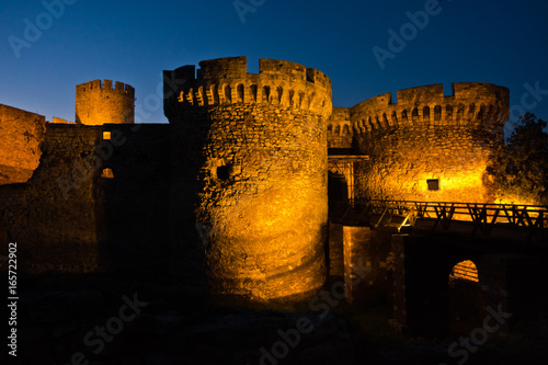 Valokuva Kalemegdan fortress wooden bridge, gates and towers at twilight in Belgrade, Ser