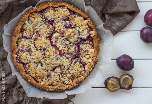 Cake with plums and crumble
  photo