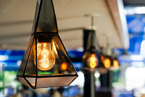 Burning an incandescent lamp with a large decorative spiral