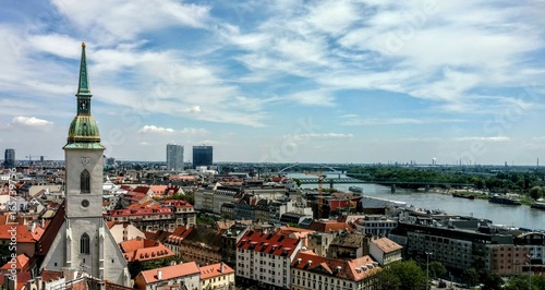 Vue sur les hauteurs de Bratislava et le Danube