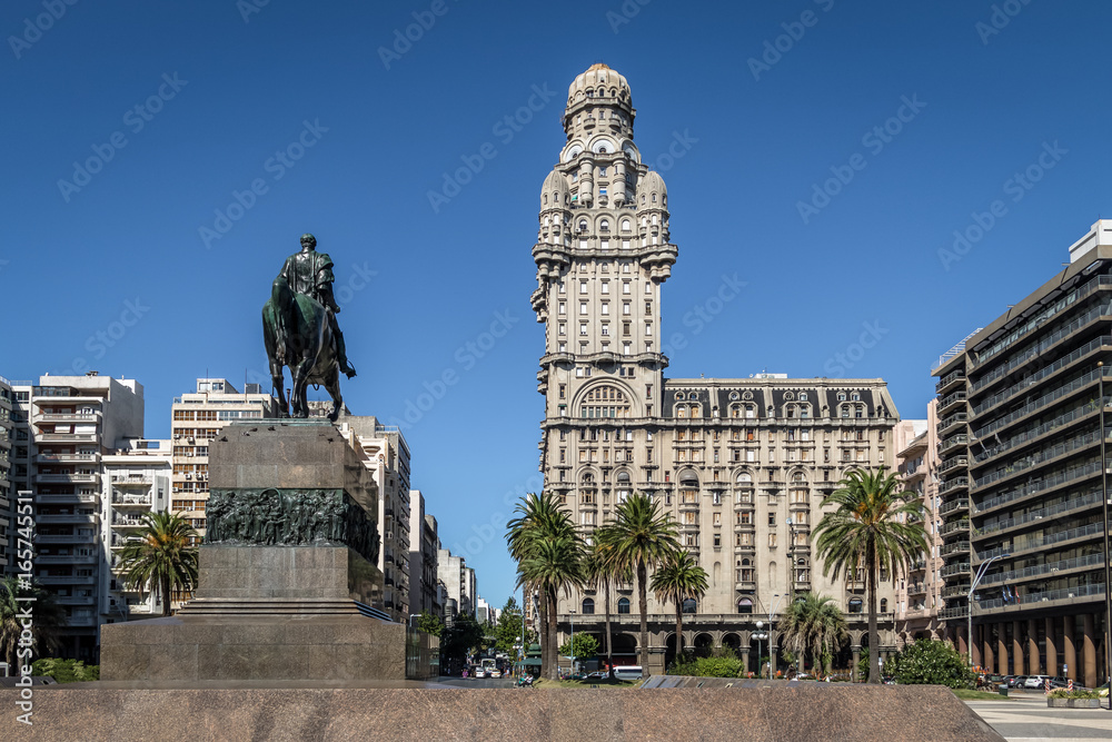 Plaza Independencia and Palacio Salvo -  Montevideo, Uruguay
