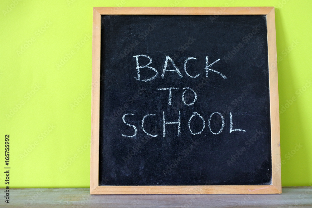 Fototapeta premium Back to school sign