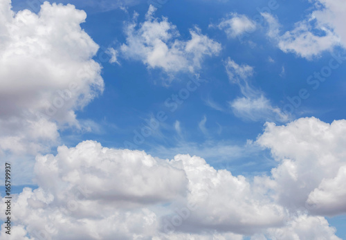 Cuadro en lienzo abstract white clouds on blue sky