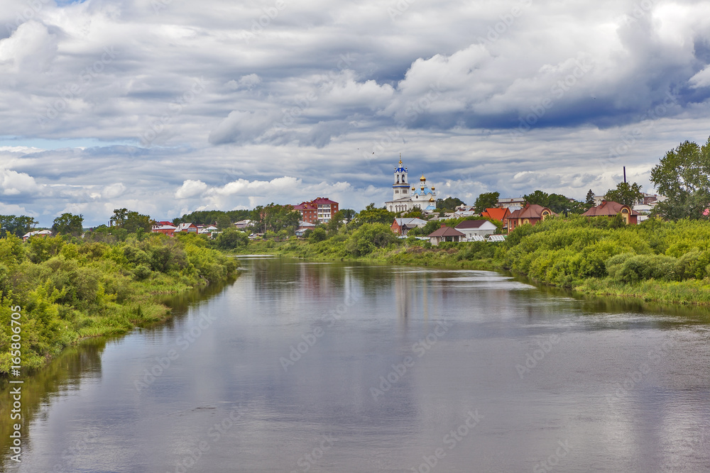 Obraz premium Панорама Камышлова, река Пышма и собор Покрова Святой Богородицы